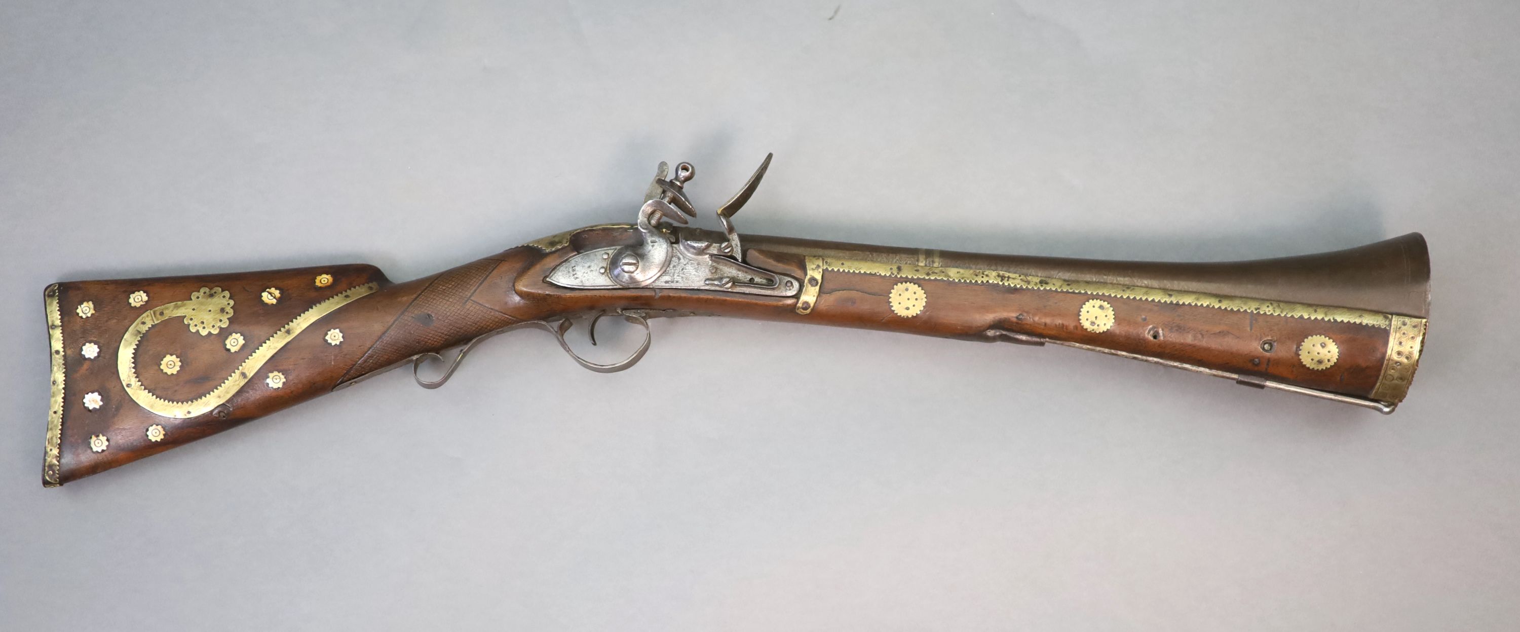 An early 19th century Indian flintlock blunderbuss, East India Company, Total length 95 cm